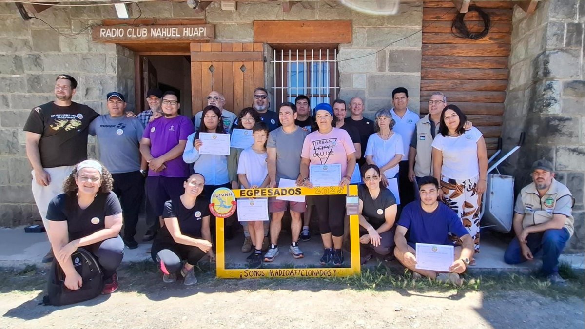 14 aspirantes y 5 ascensos en el Radio Club Nahuel Huapi